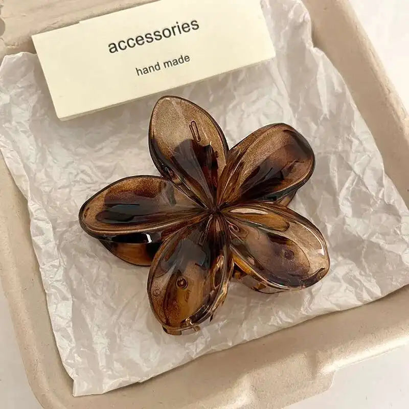 Korean Hawaiian Gradient Flower Hair Claw Clip For Women Girl Fashion Plastic Non Slip Hold Hairpin Barrette Hair Accessories