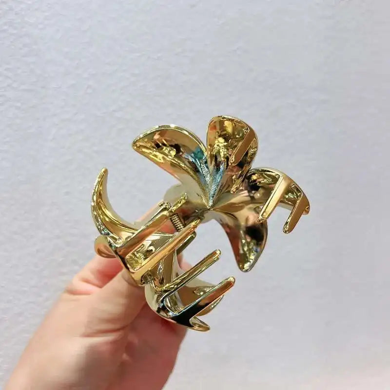Korean Hawaiian Gradient Flower Hair Claw Clip For Women Girl Fashion Plastic Non Slip Hold Hairpin Barrette Hair Accessories
