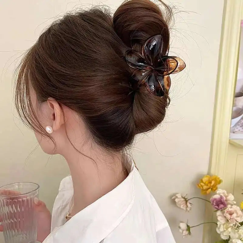 Korean Hawaiian Gradient Flower Hair Claw Clip For Women Girl Fashion Plastic Non Slip Hold Hairpin Barrette Hair Accessories